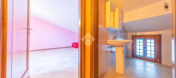 3 rooms Apartment in Rome, Italy No. 57344 16