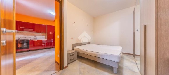 3 rooms Apartment in Rome, Italy No. 57344 9