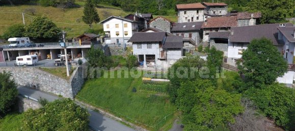 5 rooms House in Antey Saint Andre, Italy No. 339753 4