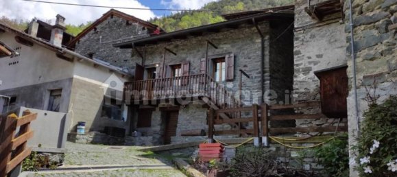 5 rooms House in Antey Saint Andre, Italy No. 339753 6