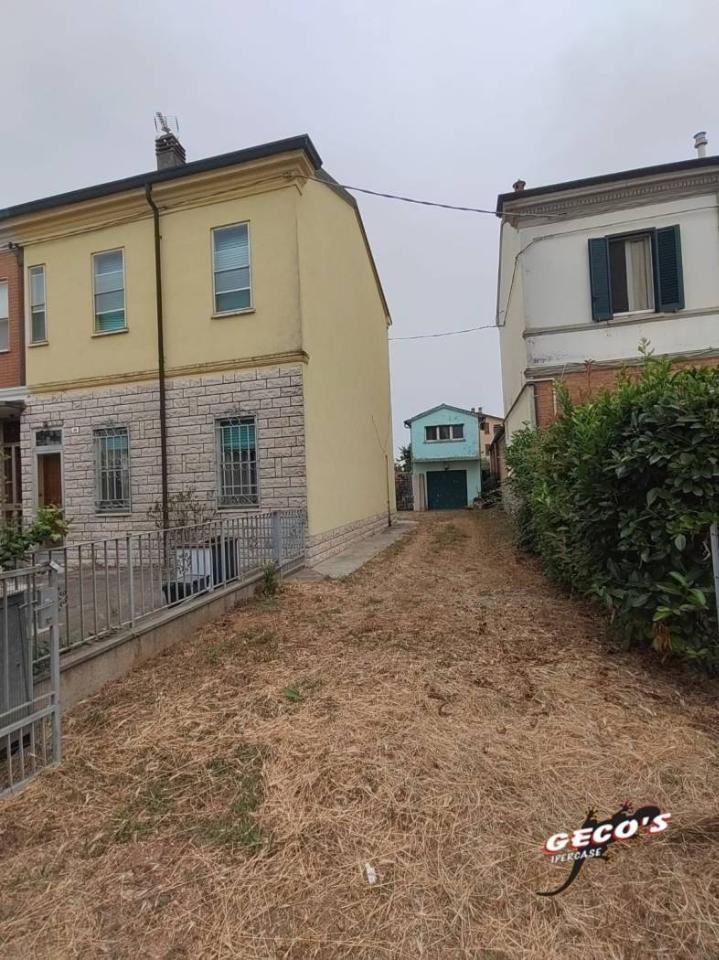 4 rooms House in Ravenna, Italy No. 17540