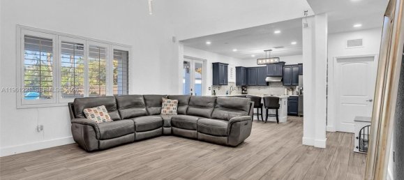 5 bedrooms Villa for sale in Miami, Miami-Dade, Florida, USA № 614289 14