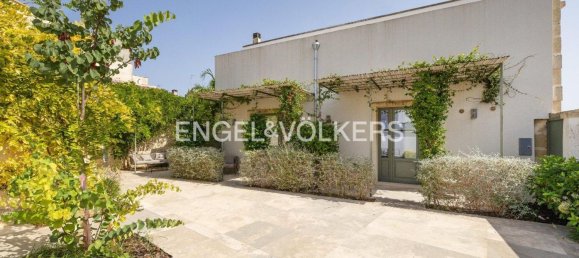 6 bedrooms House in Zollino, Italy No. 381746 4