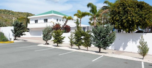 7 bedrooms Villa in Limassol, Cyprus No. 2278 6