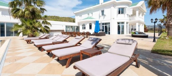 7 bedrooms Villa in Limassol, Cyprus No. 2278 9