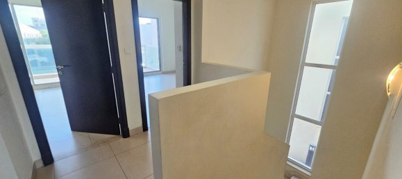 Вилла с 3 спальнями в International City, ОАЭ № 53700 6