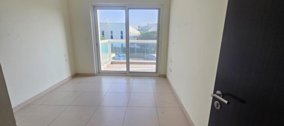 Вилла с 3 спальнями в International City, ОАЭ № 53700 8