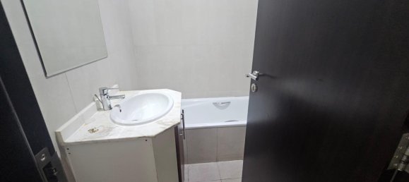 Вилла с 3 спальнями в International City, ОАЭ № 53700 18