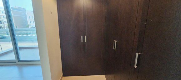 Вилла с 3 спальнями в International City, ОАЭ № 53700 12