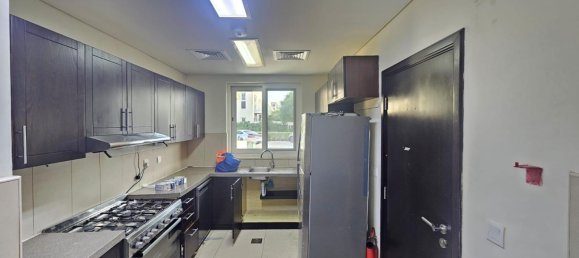 Вилла с 3 спальнями в International City, ОАЭ № 53700 4