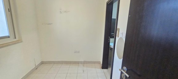 Вилла с 3 спальнями в International City, ОАЭ № 53700 15