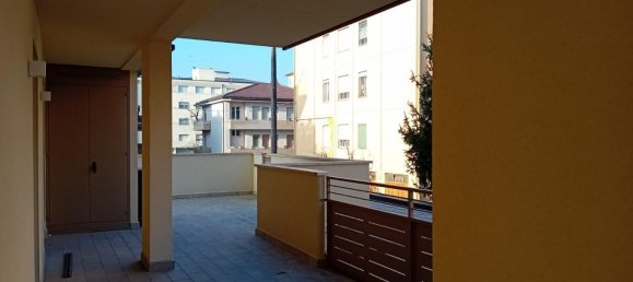 3 rooms Apartment in Vicenza, Italy No. 130771 8