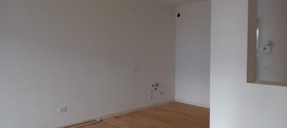 3 rooms Apartment in Vicenza, Italy No. 130771 7