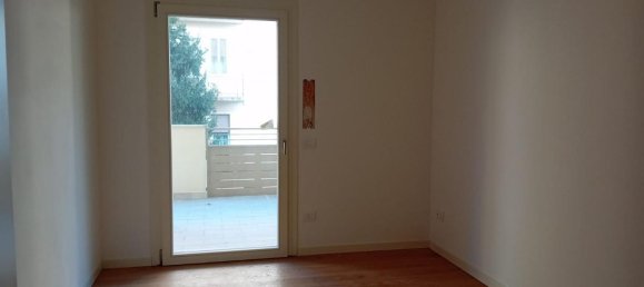 3 rooms Apartment in Vicenza, Italy No. 130771 12