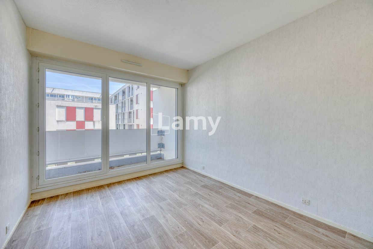 3غرفة شقة في Lormont, France رقم 279336