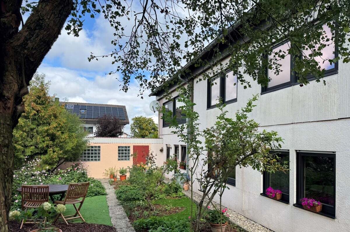 9 rooms Townhouse in Schwabisch Hall, Germany No. 287527