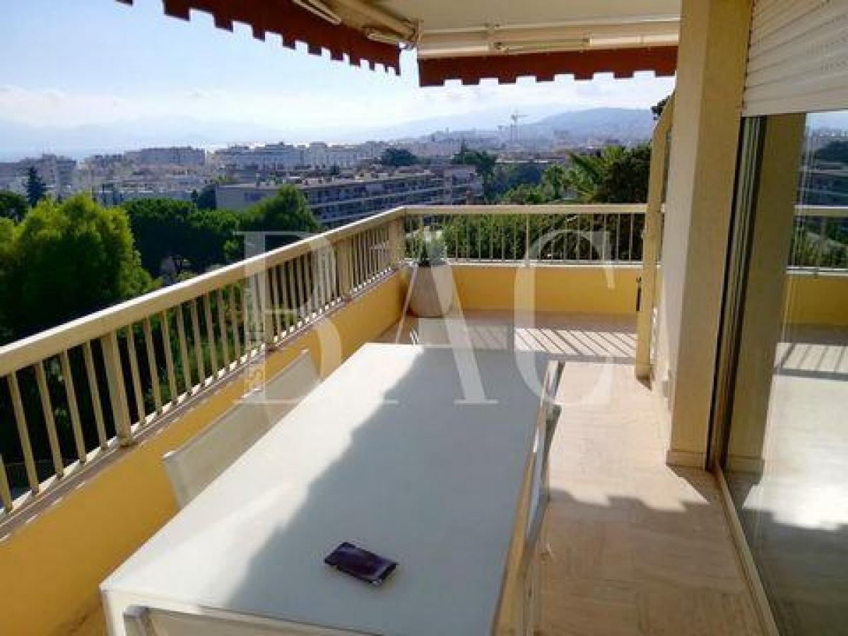 Condominio de 2 dormitorios en Cannes, France No. 12814