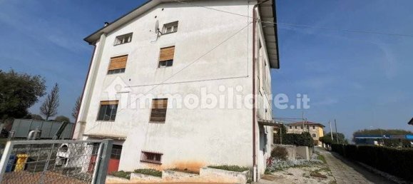 4 chambres Maison à Caerano di San Marco, Italy No. 59018 14