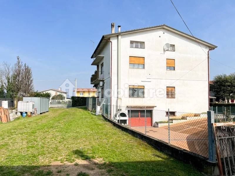4 chambres Maison à Caerano di San Marco, Italy No. 59018