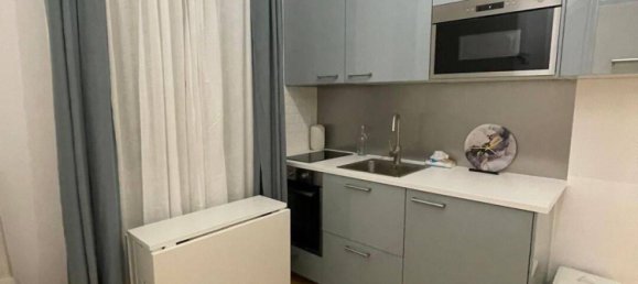 Studio in Paris, France No. 329075 3