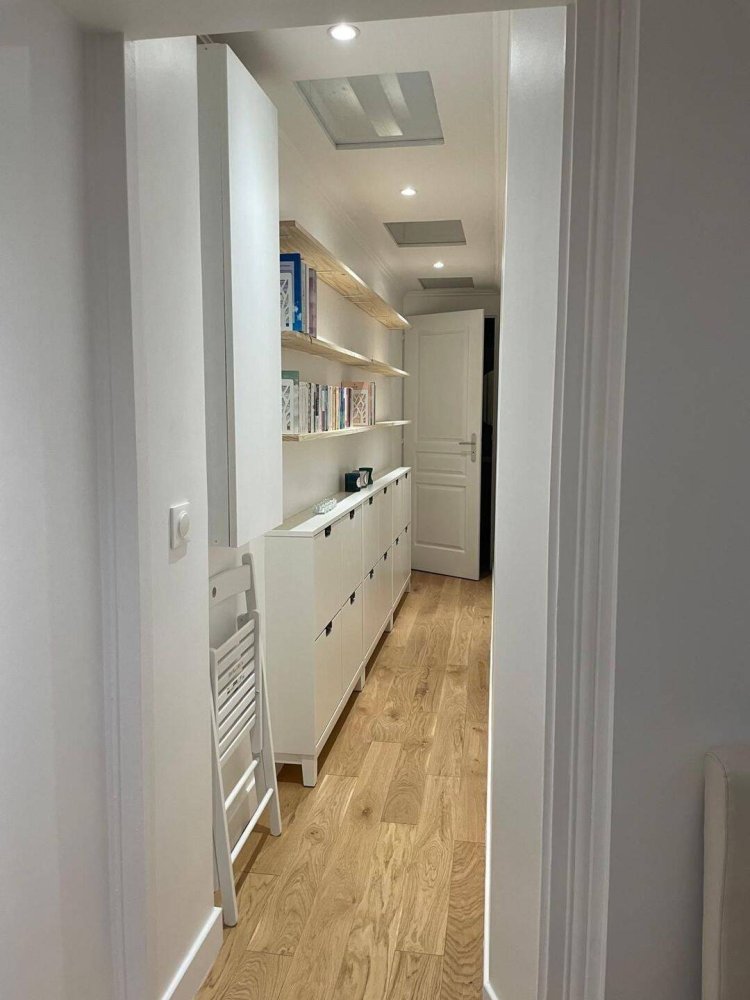 Studio in Paris, France No. 329075