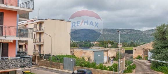 Apartamento de 2 dormitorios en Floridia, Italy No. 144200 13