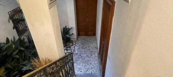8-salle Appartement à Piacenza, Italy No. 27052 27