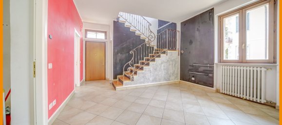 Вилла с 5 комнатами в Кастильоне Олона, Италия № 312021 8