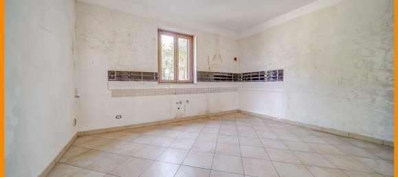 Вилла с 5 комнатами в Кастильоне Олона, Италия № 312021 4