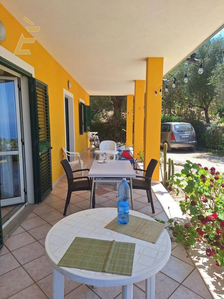 4-salle Villa à Vibo Valentia, Italy No. 267953