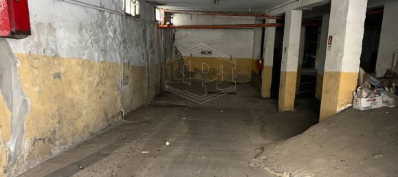  مرآب في Casoria, Italy 500متر مربع رقم 132263 5