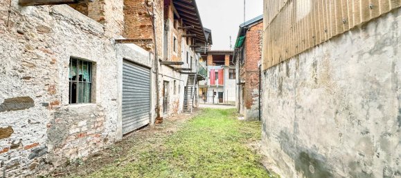 6 rooms House in Cavallirio, Italy No. 238091 12