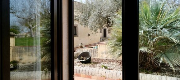 22 rooms House in Noto, Italy No. 45992 3