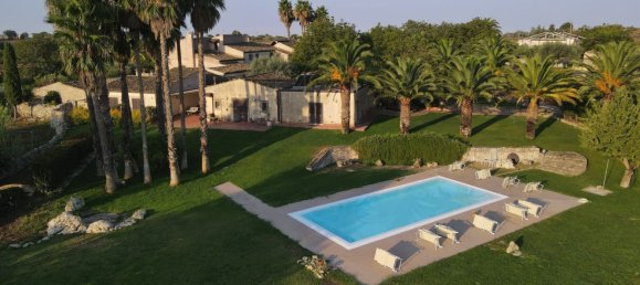 22 rooms House in Noto, Italy No. 45992 39