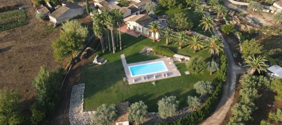 22 rooms House in Noto, Italy No. 45992 46