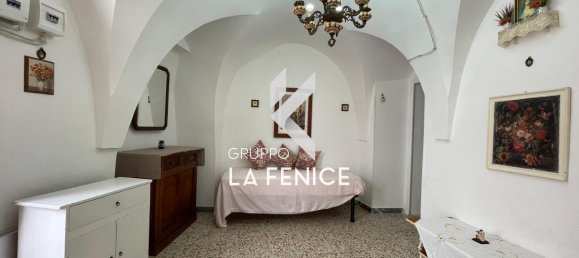 Дом с 2 комнатами в Чистернино, Италия № 131911 5