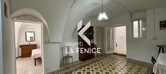 Дом с 2 комнатами в Чистернино, Италия № 131911 20