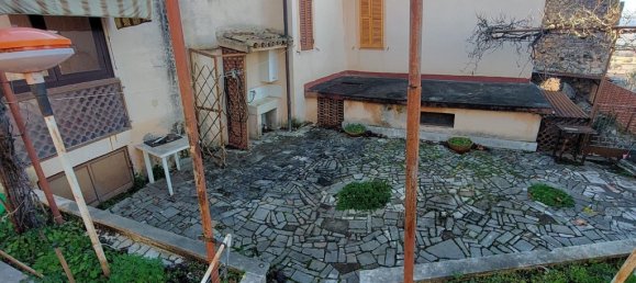 5 rooms Apartment in Spoleto, Italy No. 1860 3