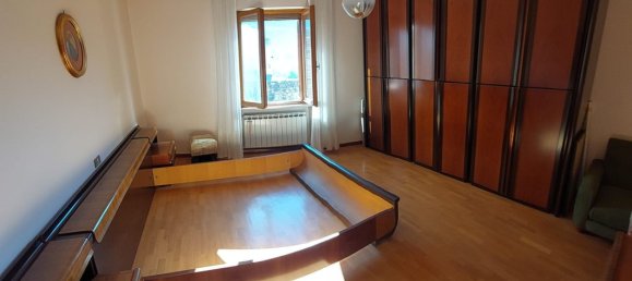 5 rooms Apartment in Spoleto, Italy No. 1860 22