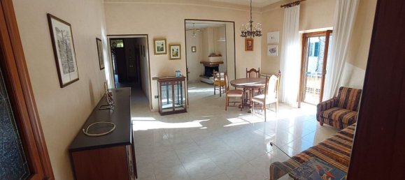 5 rooms Apartment in Spoleto, Italy No. 1860 10