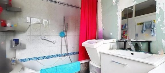 2 bedrooms House in Oulches, France No. 315515 5