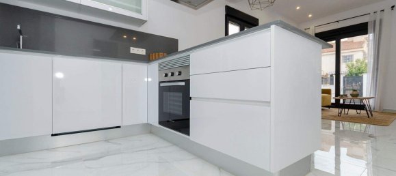 3 bedrooms Villa in Torrevieja, Spain No. 286865 10