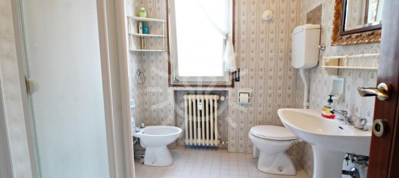 4 rooms Apartment in Imola, Italy No. 100251 13