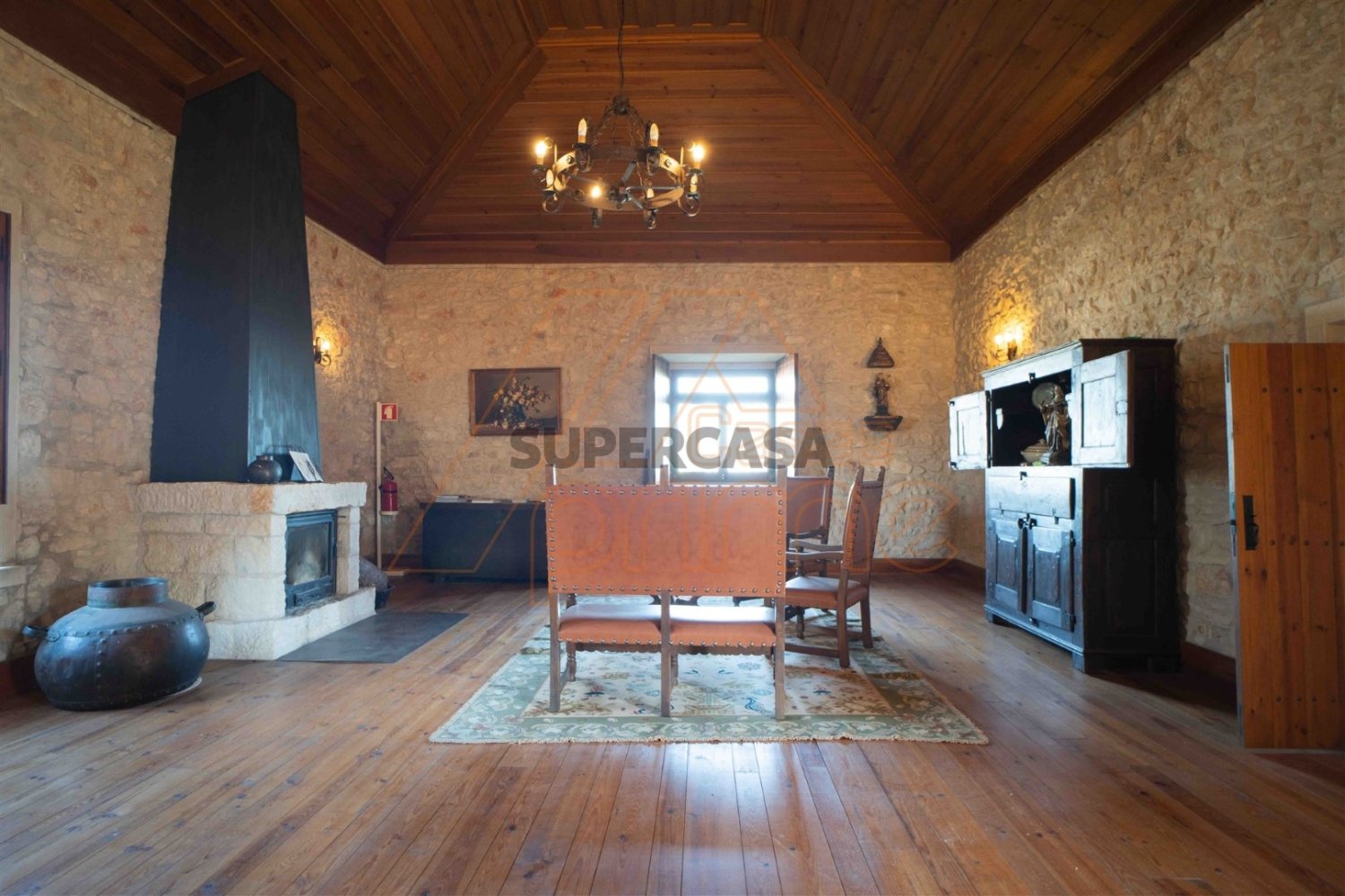  فندق في Ega, Portugal 1166متر مربع رقم 192660