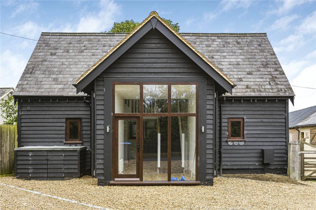 2 bedrooms House in Essendon, United Kingdom No. 6551