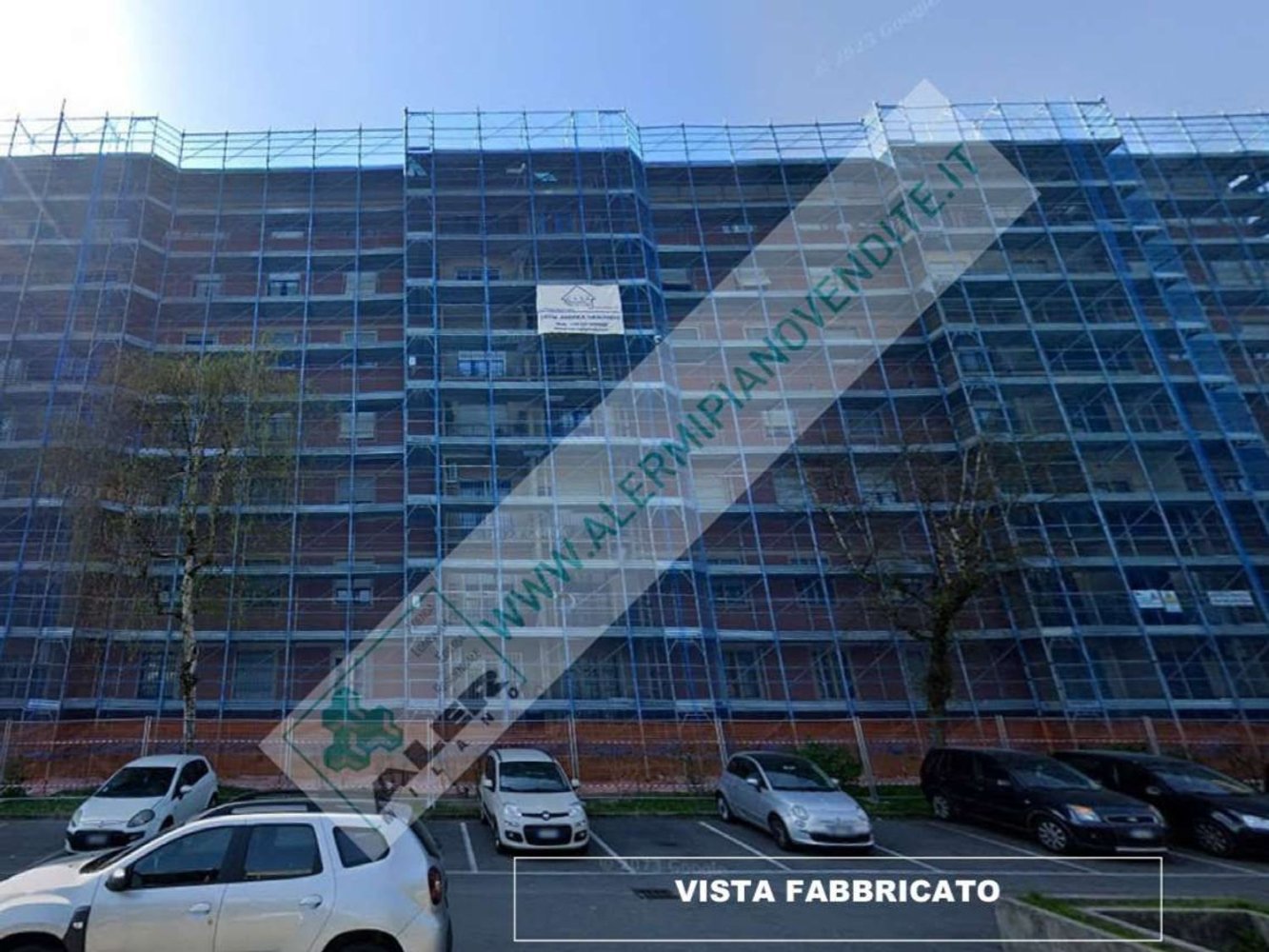 4 bedrooms Apartment in Milan, Italy No. 370143