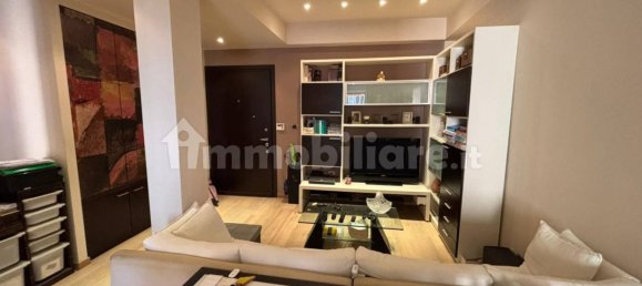 Apartamento de 2 dormitorios en Genoa, Italy No. 329870 2