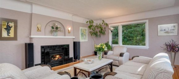 5 bedrooms House in British Columbia, Canada No. 1149 5