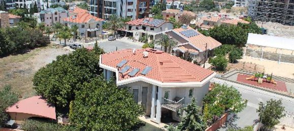 5 bedrooms Villa in Germasogeia, Cyprus No. 15990 3