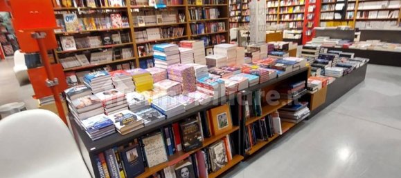 Propriété commerciale à Piacenza, Italy 257m² No. 317050 2